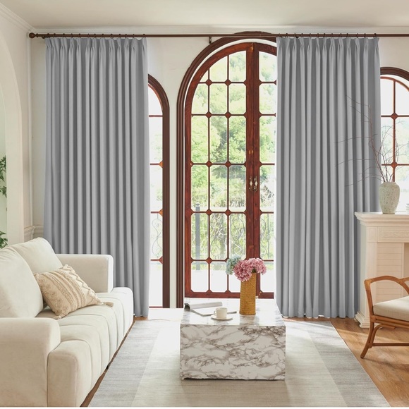 Curtains - Picture 1 of 5